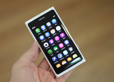 nokia_n9_white_10.JPG